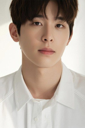 Lee Si-woo portrait