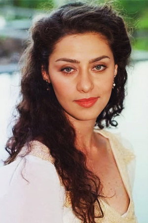 Maria Fernanda Cândido portrait