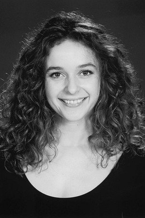 Julia Sawalha portrait