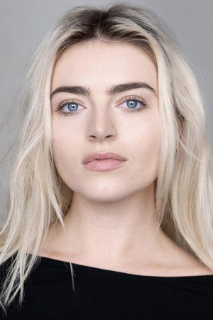 Tara Lee portrait