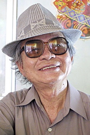 Trịnh Mai portrait