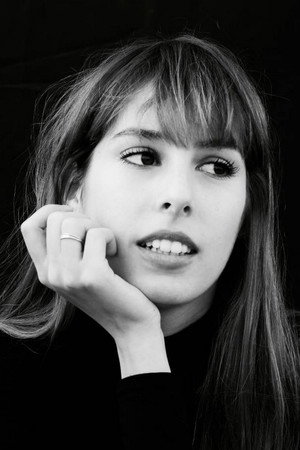 Lola Errando portrait