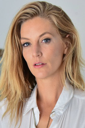 Mona Wales portrait