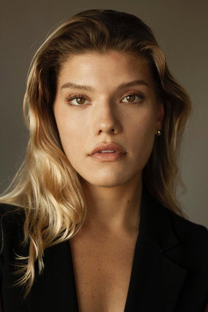 Katrina Solo portrait
