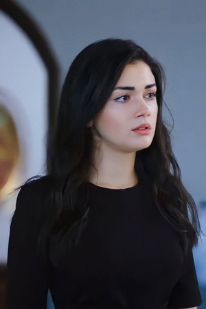 Özge Yağız portrait