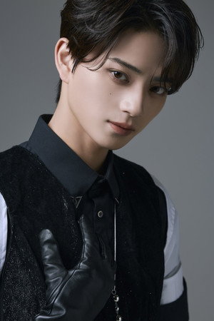 Yoji Iwase portrait