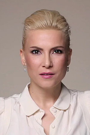 Şebnem Dönmez portrait