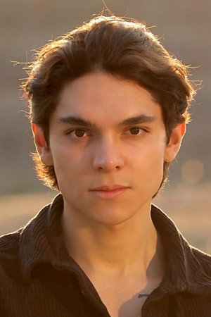 Elliot Alva portrait