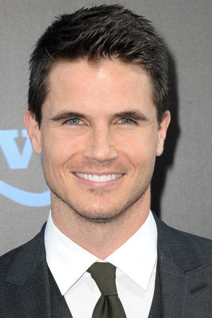 Robbie Amell portrait