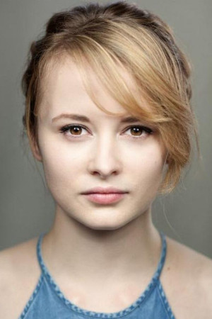 Shannon Tarbet portrait