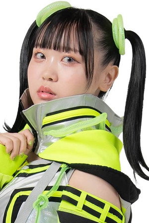 Suzume portrait
