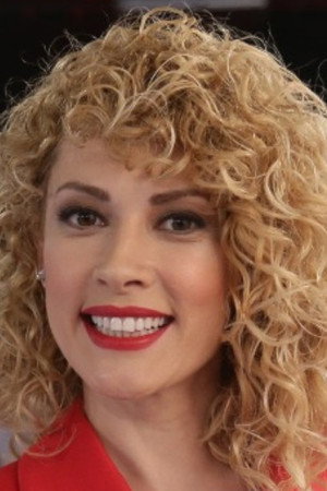 Açelya Topaloğlu portrait