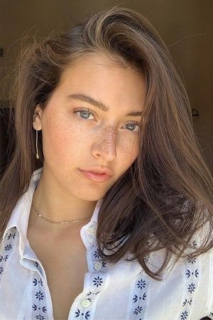 Jessica Clements portrait