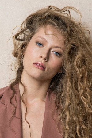 Henessi Schmidt portrait