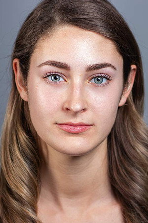 Elle Cooper portrait