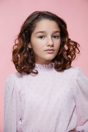 Ava Caryofyllis portrait