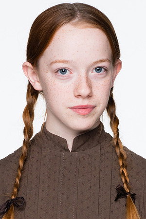 Amybeth McNulty portrait