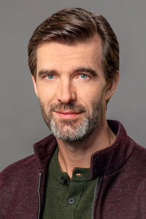 Lucas Bryant portrait