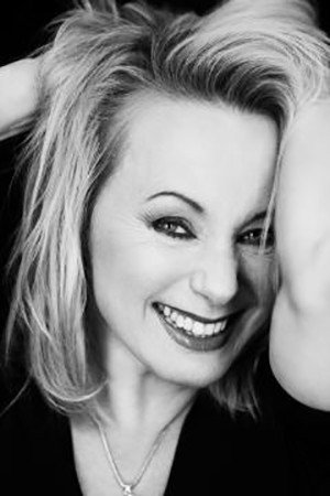 Louise Hoffsten portrait