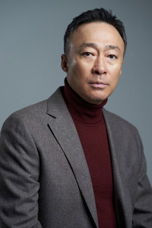 Lee Sung-min portrait