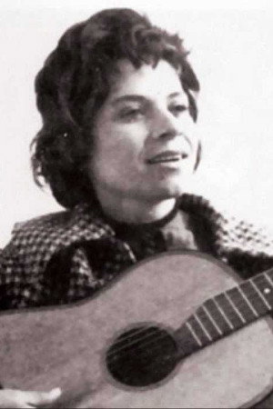 Vaçe Zela portrait