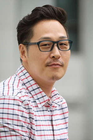 Kim Poong portrait