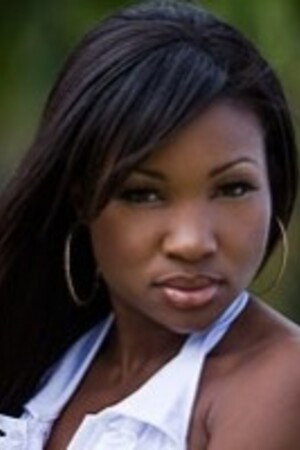 Lisa Belize portrait