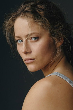 Henessi Schmidt portrait