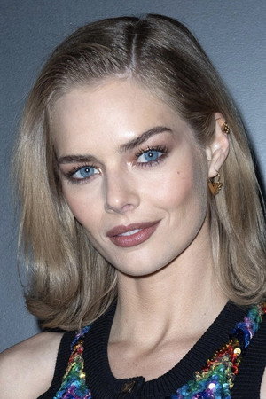 Samara Weaving portrait