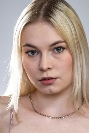 Mimi Cica portrait
