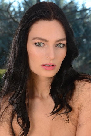 Leanne Lace portrait