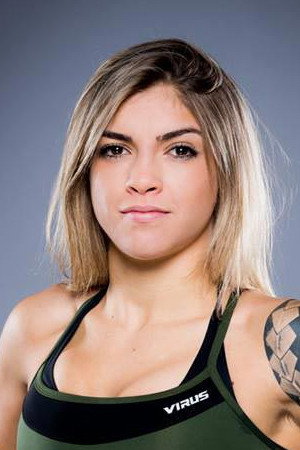 Bruna Ellen portrait