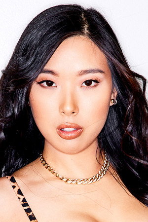 Elle Lee portrait