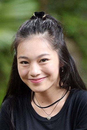 Claudy Putri portrait