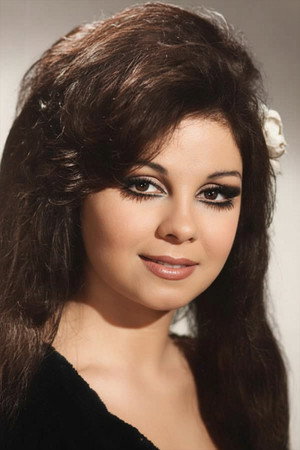 Yıldız Tezcan portrait