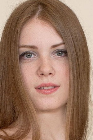 Lana Redhead portrait