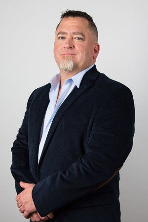 Luis Elizondo portrait