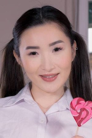 Hanna Suzuki portrait
