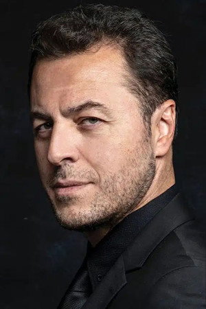 Yetkin Dikinciler portrait
