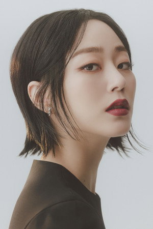 Kim Hyo-jin portrait