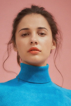 Naomi Scott portrait