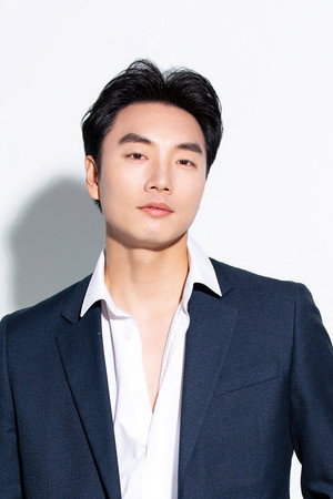 Sung Yeon Ho portrait
