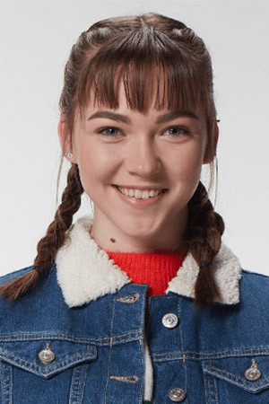 Miray Akay portrait