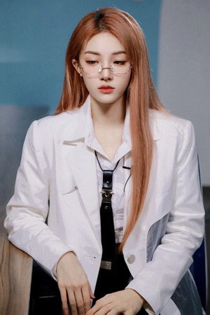 Yu Yan portrait