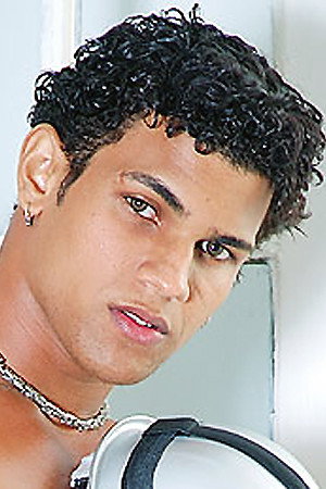 Caio de Castro portrait
