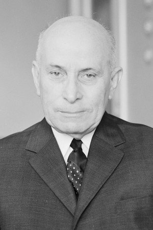 Américo Tomás portrait