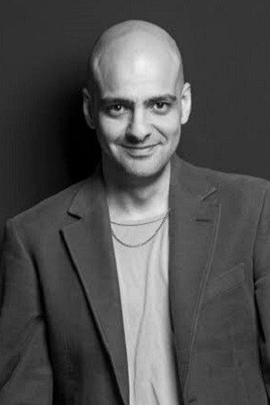 Bartu Küçükçağlayan portrait