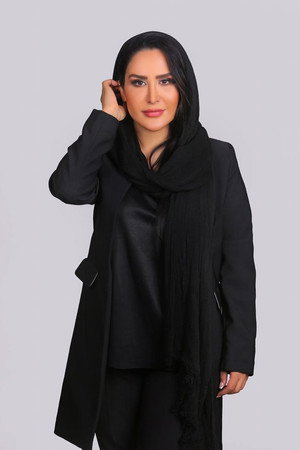 Parisa Roshani portrait