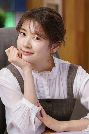 Jung So-min portrait