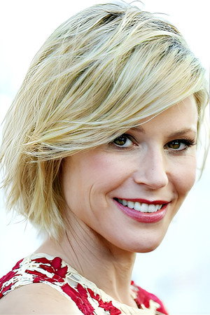 Julie Bowen portrait
